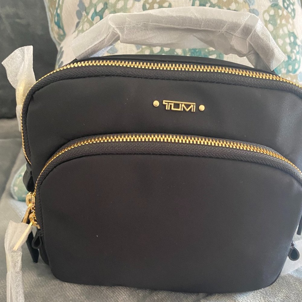TUMI VOYAGEUR PURSE